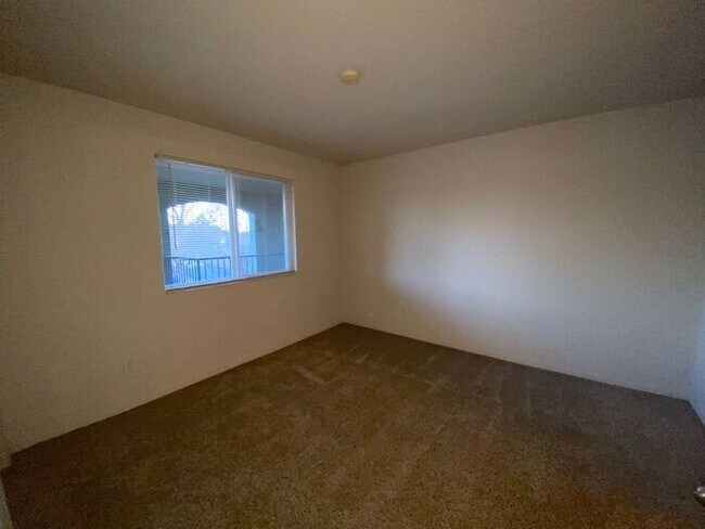 Building Photo - NW Reno Luxury Condo - Fitness Center, Poo...