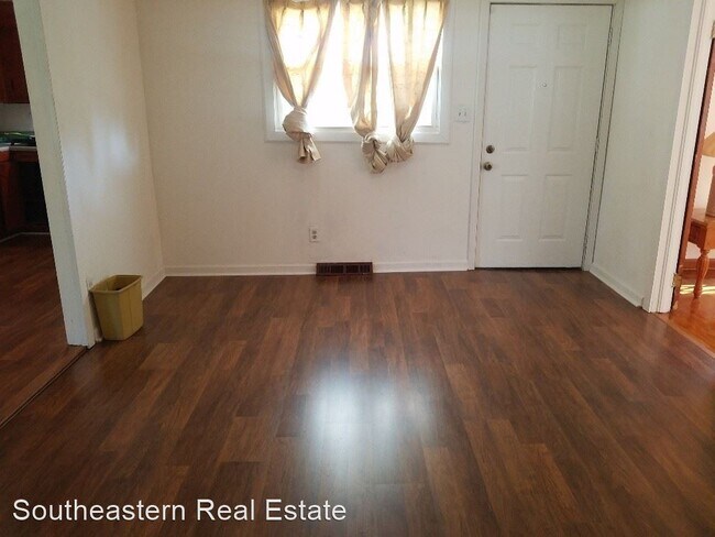 Building Photo - 3 br, 1 bath House - 12678 NC Hwy 210 East