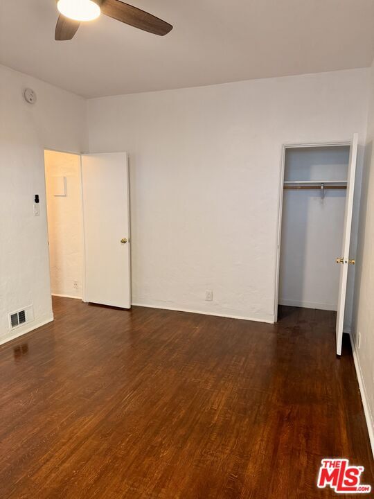 Building Photo - 2166 Beachwood Terrace