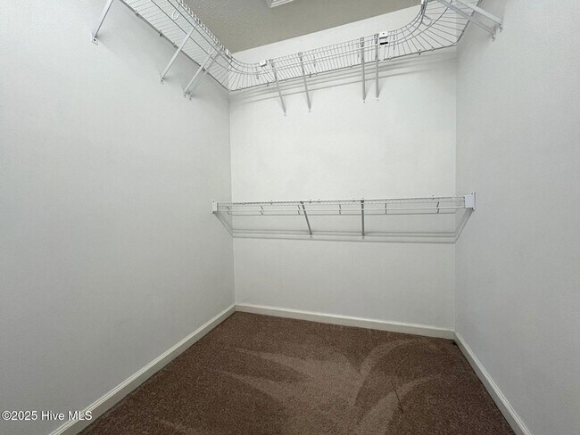 Building Photo - 205 Woodgreen Ln
