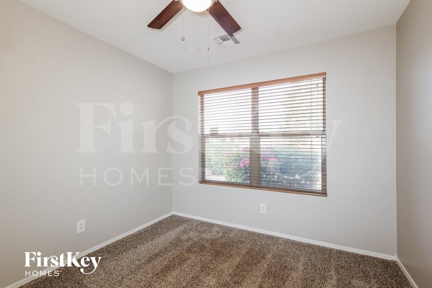 Building Photo - 15843 W Crocus Dr