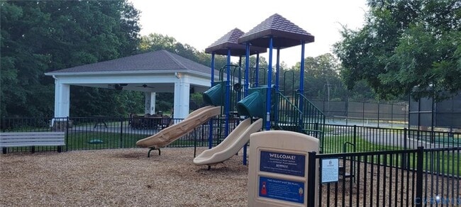 Building Photo - 4718 Twin Hickory Lake Dr