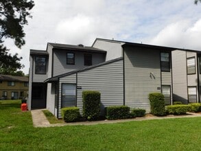 Building Photo - Spacious 2/2 Marchwood townhouse!