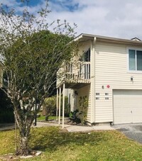 Building Photo - 2 Story Lovely condo, 2 bed,1.5 bath with ...