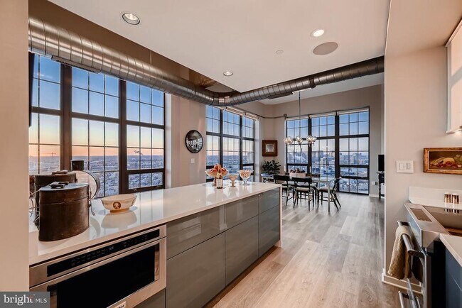 Building Photo - 1200 Steuart St