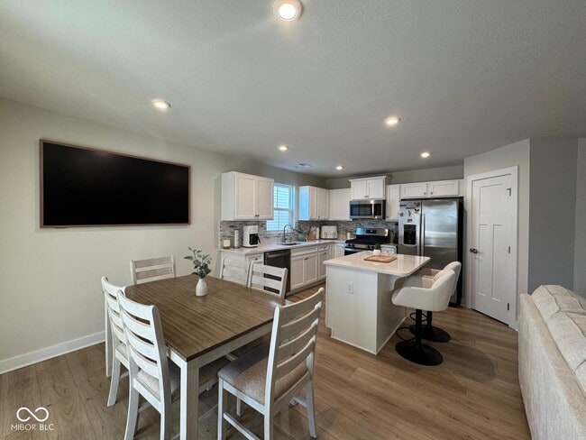 Building Photo - 2743 Sand Hollow Dr