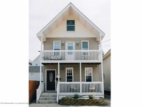 Building Photo - 8 Surf St