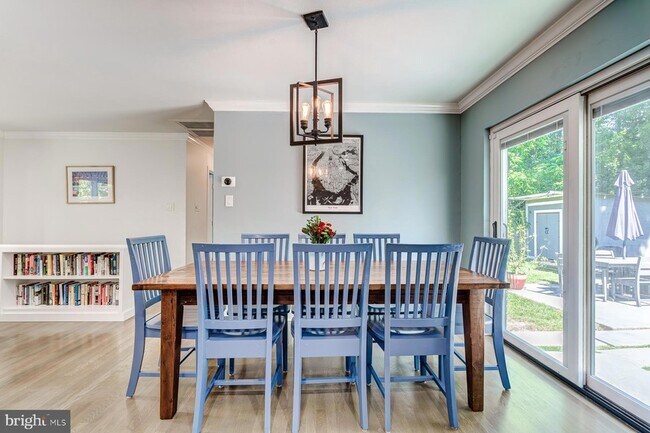 Building Photo - 7806 Jansen Dr