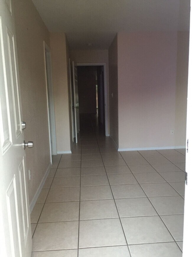 Building Photo - 909 E Jefferson St