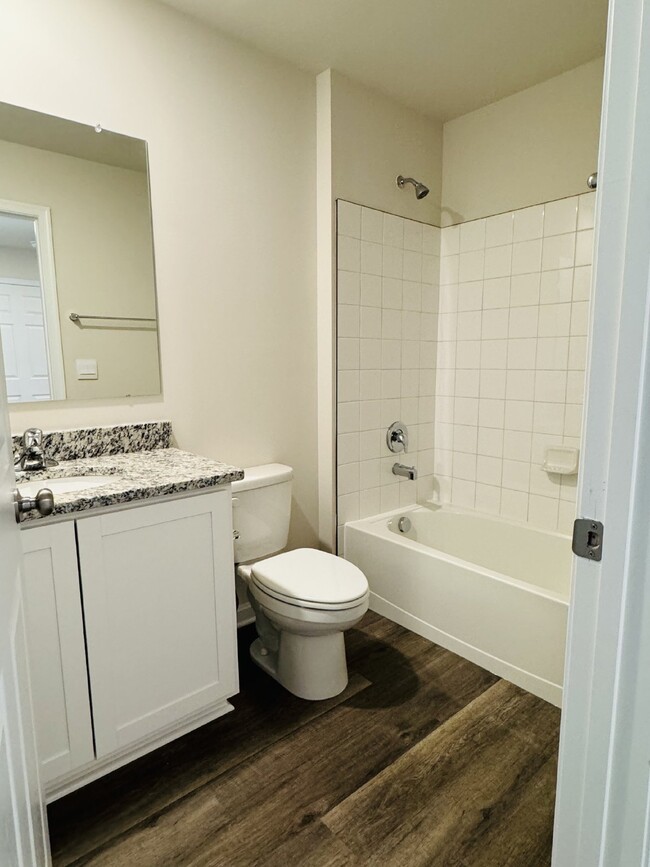 Building Photo - Brand New built townhome in a new communit...