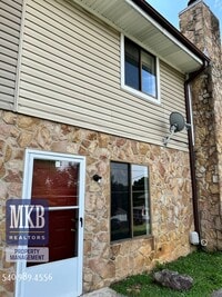 Building Photo - 216 Dalewood Ave