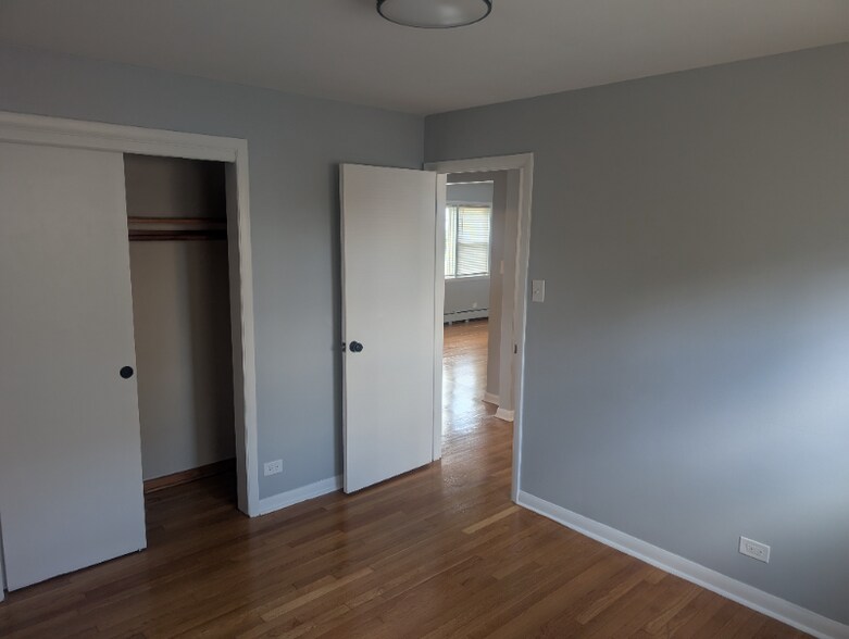 Building Photo - 3205 W 97th St