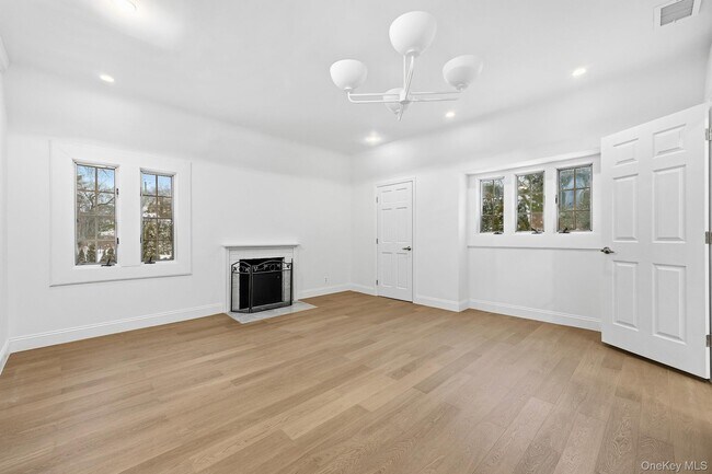 Building Photo - 2 Wynmor Rd