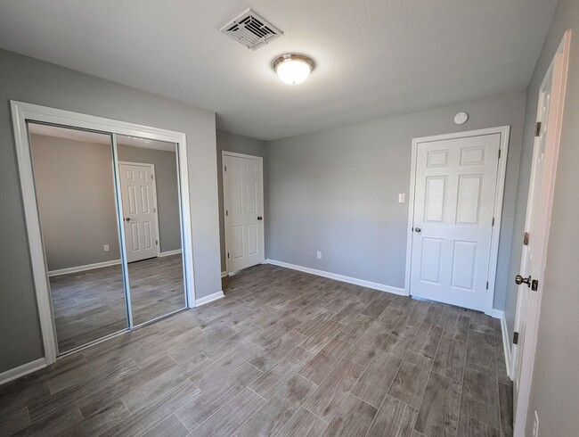 Building Photo - Newly Remodeled South Bossier Home