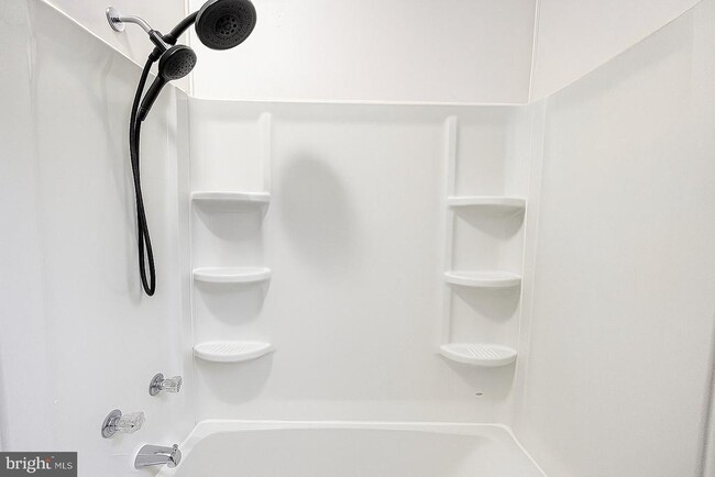 Building Photo - 1100-2 Wesley Ave