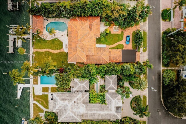 Building Photo - 617-625 E Dilido Dr