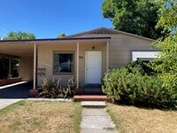 Building Photo - 729 S 14th Ave