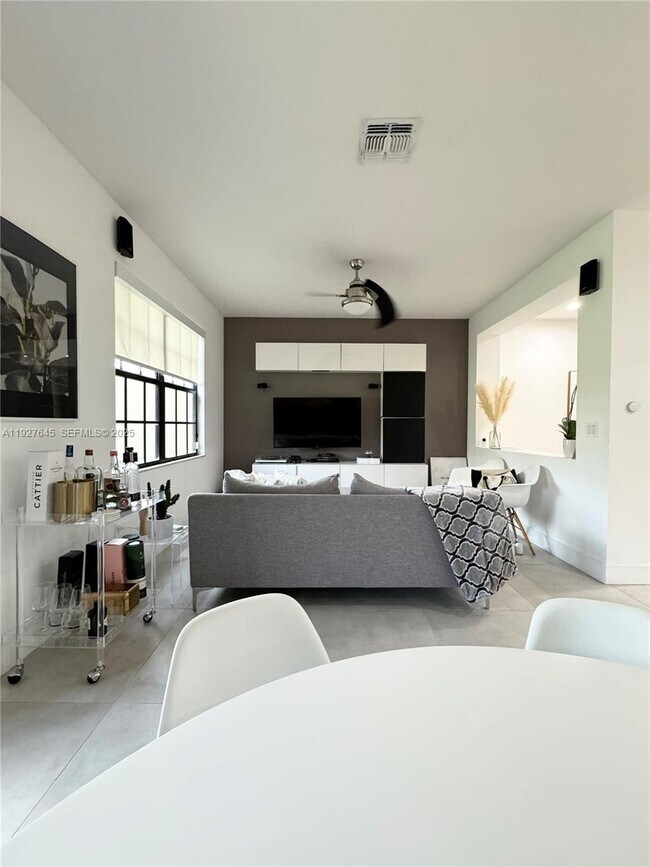 Building Photo - 13017 Riverwalk Cir S