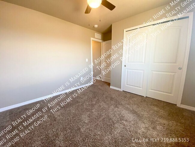 Building Photo - 6142 Meadowbank Ln