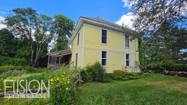 Building Photo - 928 Mt Philo Rd