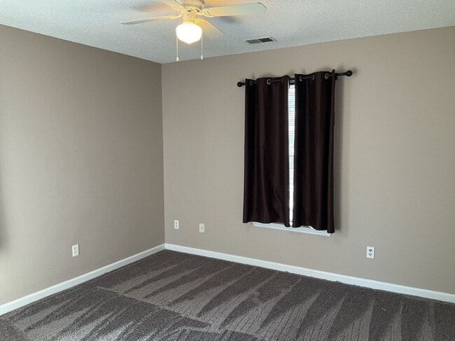 Building Photo - 112 Winterberry Ln