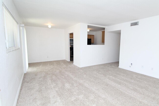 Building Photo - 710 Scenic Hwy