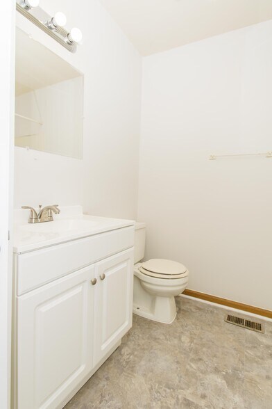 Building Photo - 7654 Whitcomb St