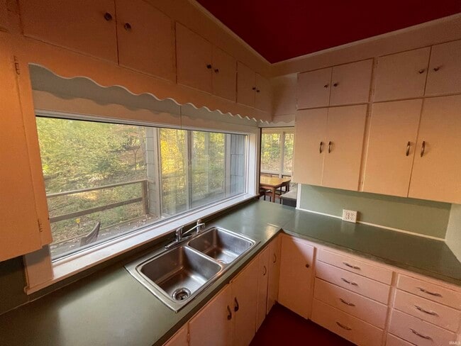 Building Photo - 2625 S Smith Rd