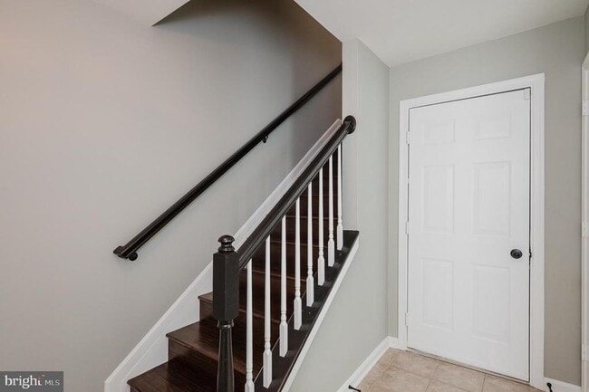 Building Photo - 557 Rhapsody Ct