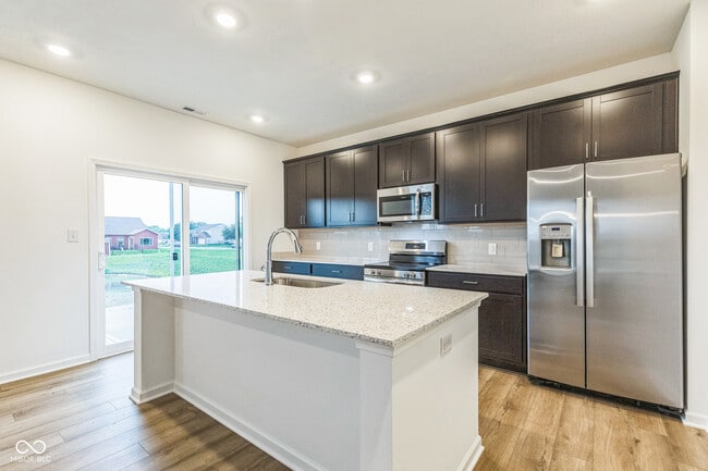 Building Photo - 3449 Briarwick Dr