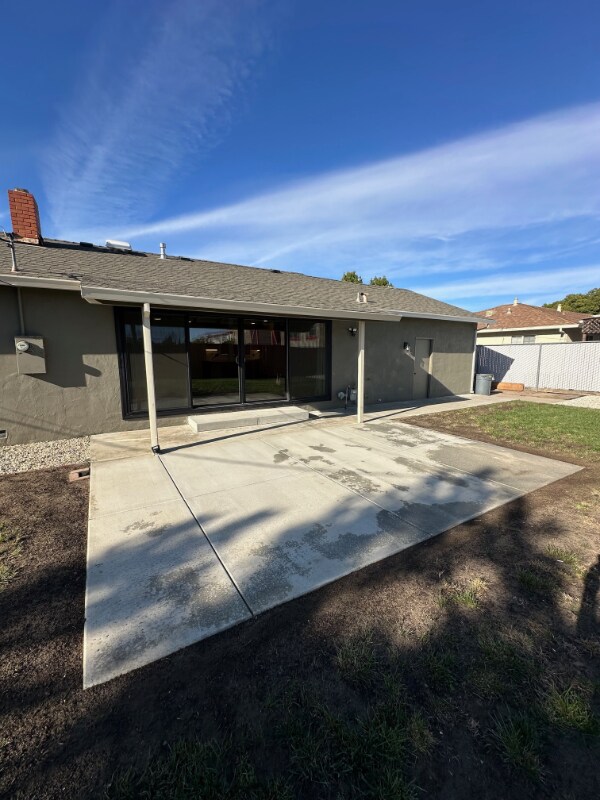 Building Photo - 1500 W Elm St
