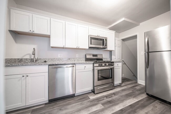 Building Photo - 8552 Hydra Ln