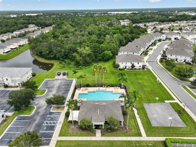 Building Photo - 817 Ashentree Dr