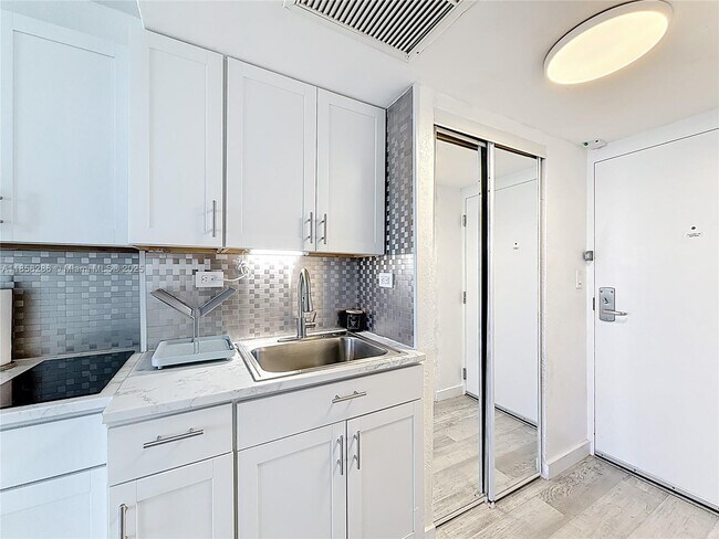 Building Photo - 19201 Collins Ave