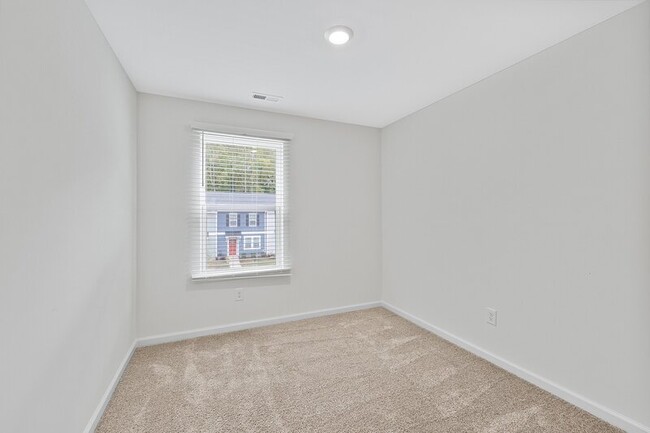 Building Photo - 3063 Spline Cir