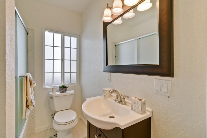 Building Photo - 21214 Montgomery Ave