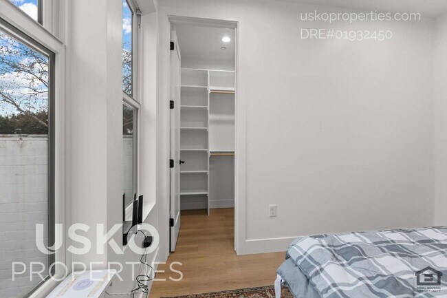 Building Photo - 2817 Democracy Alley