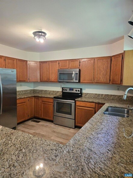 Building Photo - 2065 Tavernor Ln