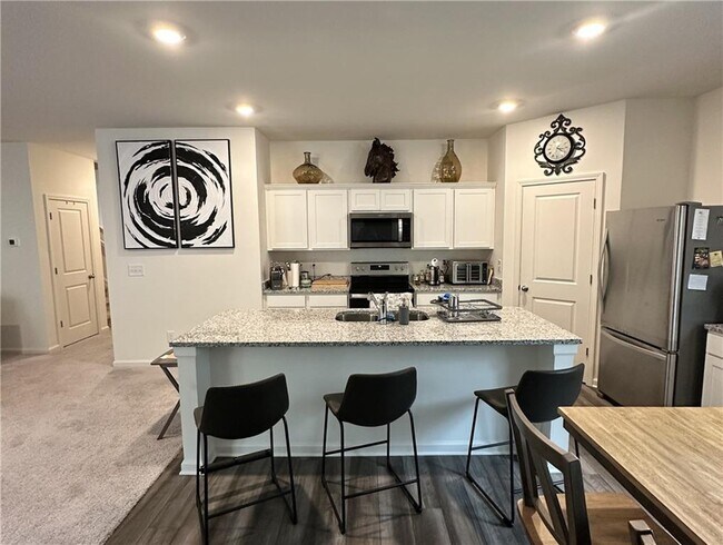 Building Photo - 7353 Cranleigh St