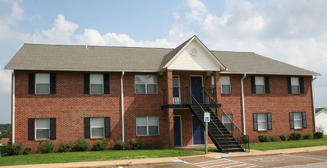 Primary Photo - Brittany Apartments