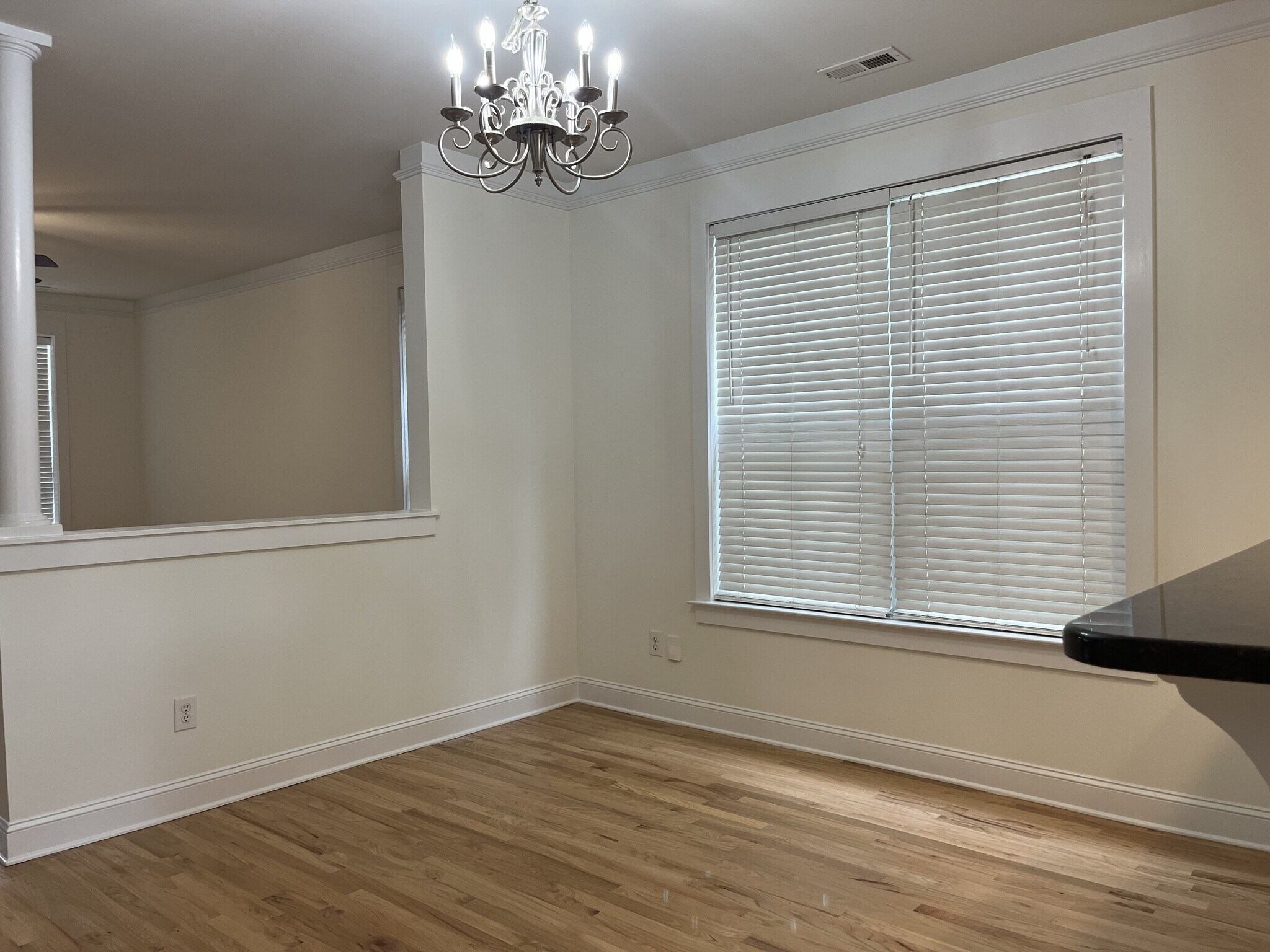 Building Photo - 527 Dubois Ct