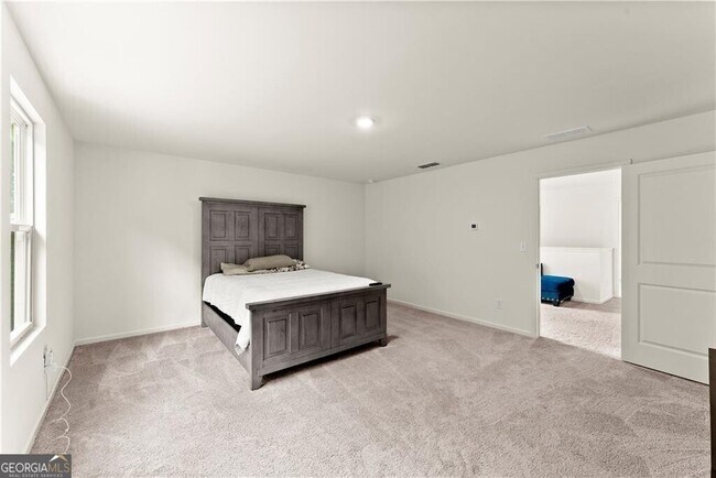 Building Photo - 157 Colbury St