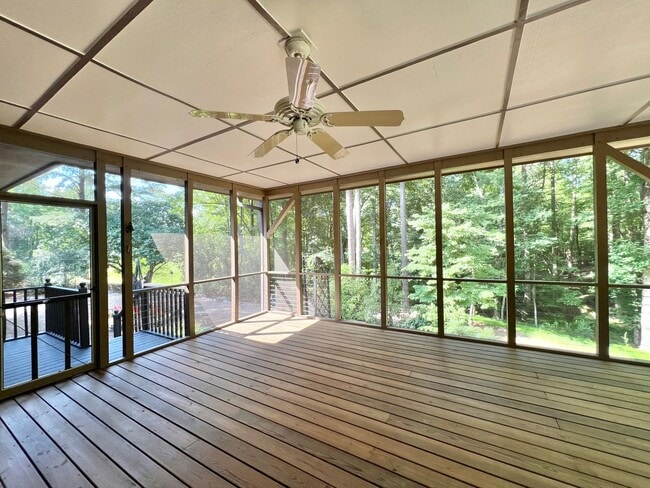 Building Photo - 3005 Hickory Tree Pl