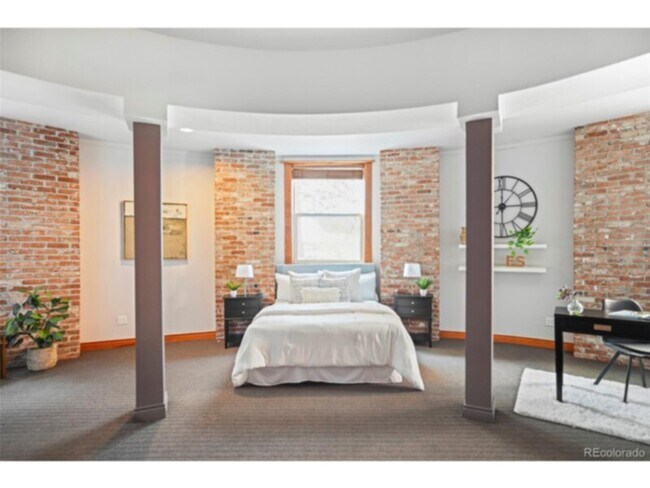 Building Photo - 3249 W Fairview Pl