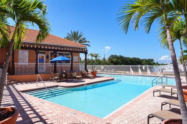 Building Photo - 5000 Culbreath Key Way