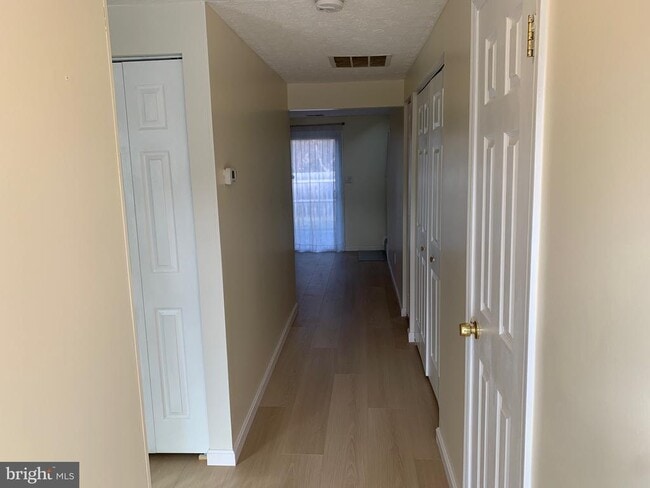 Building Photo - 1126 Pewter Ct