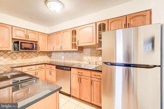 Building Photo - 900 24th St NW