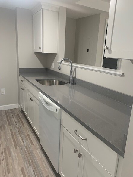 Building Photo - 90 South St