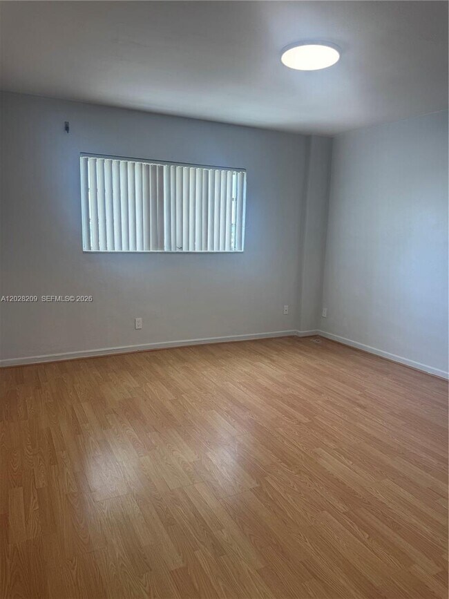 Building Photo - 9700 E Bay Harbor Dr