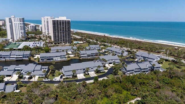Building Photo - 4949 N Hwy A1A